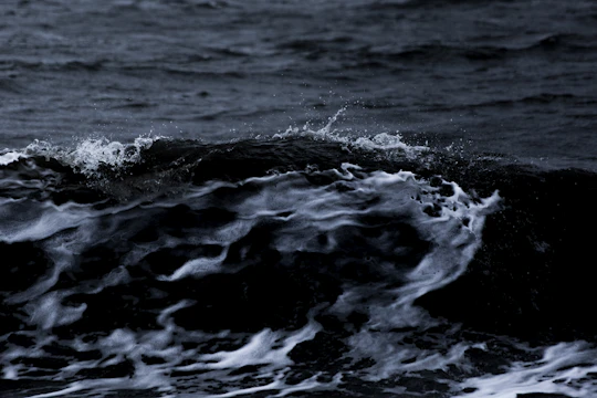 Huge ocean wave at daytime